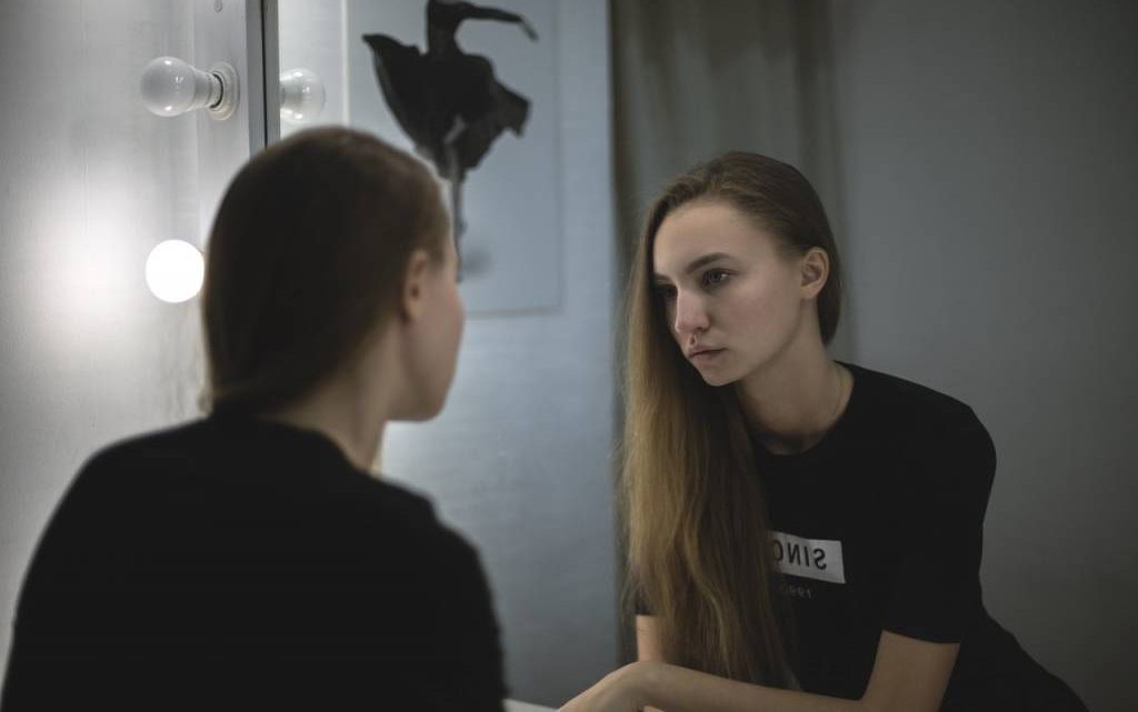 Heures miroirs et état émotionnel : le lien caché