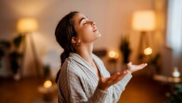 Voyance et intuition : Comment développer votre 6ème sens pour améliorer vos relations amoureuses