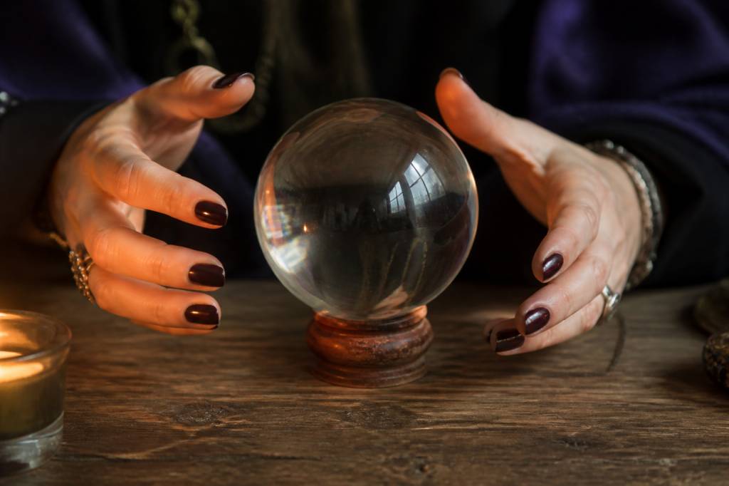 Boule oui/non gratuit : obtenez des réponses rapides à vos questions de voyance